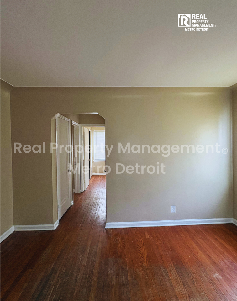 21242 Beechwood Ave - Photo 4 of 16