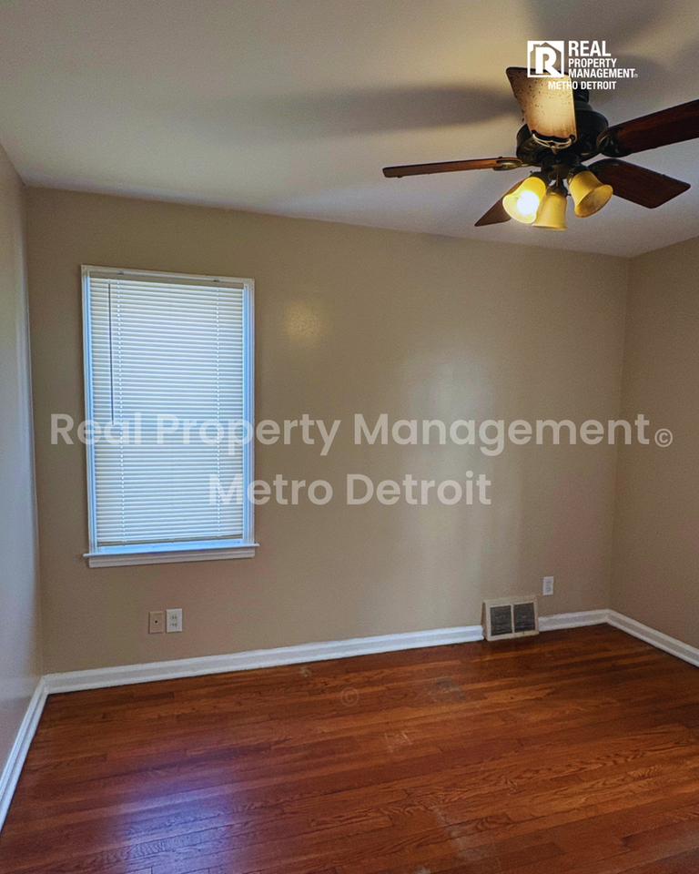 21242 Beechwood Ave - Photo 7 of 16