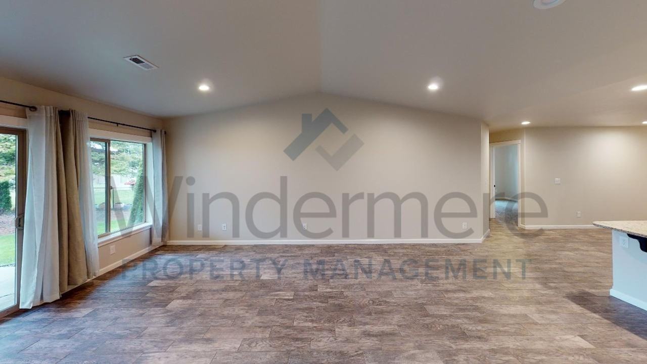 41 Nw Evans Ave - Photo 7 of 18