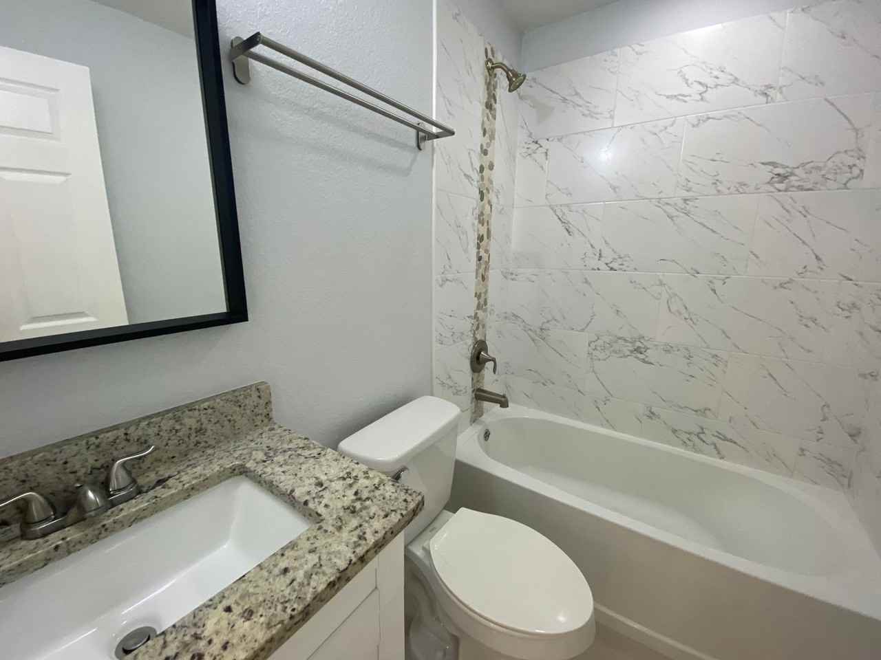 255 Sw 4th St - Photo 5 of 17