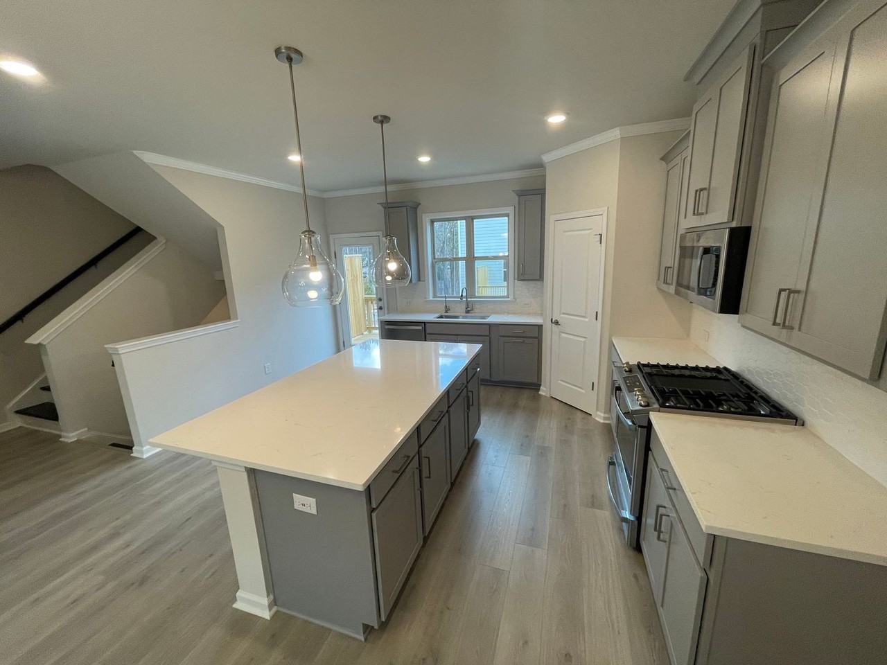 3726 Davis Cir - Photo 6 of 24