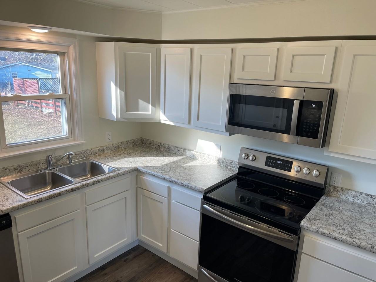 1903 Central St - Photo 7 of 10