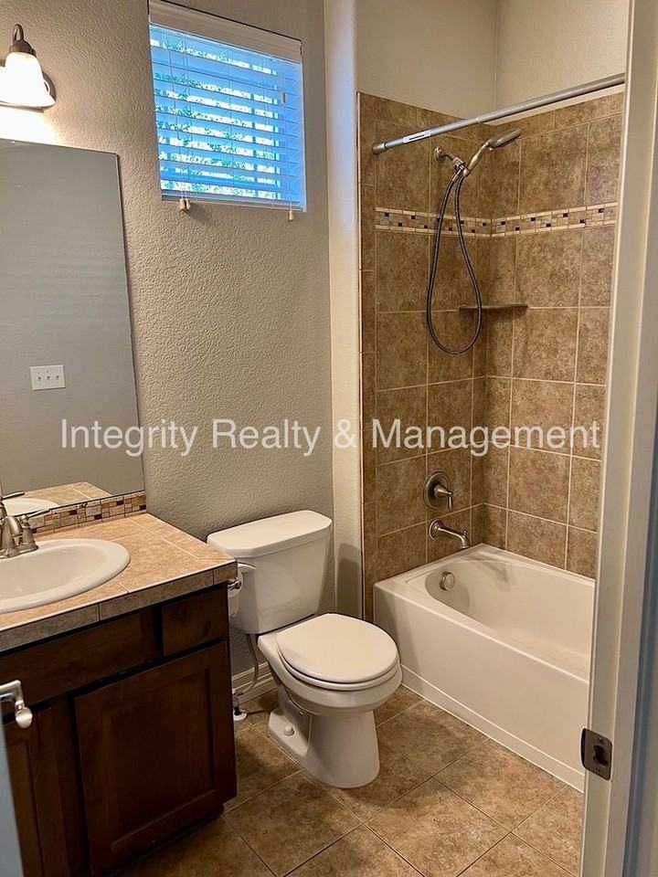 6407 S Oak Hill Cir - Photo 7 of 14