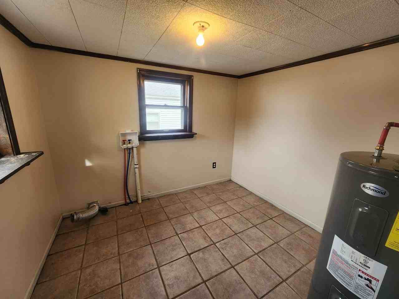 345 345 S Main St - Photo 7 of 16