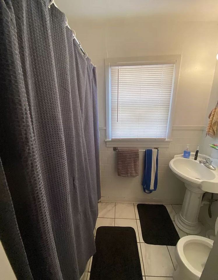 2414 28th St - Photo 5 of 9