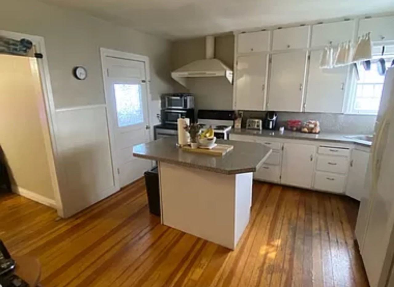 2414 28th St - Photo 6 of 9