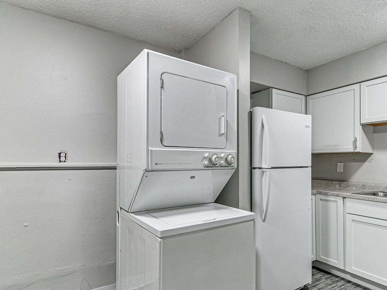 120 Shepard St - Photo 4 of 16