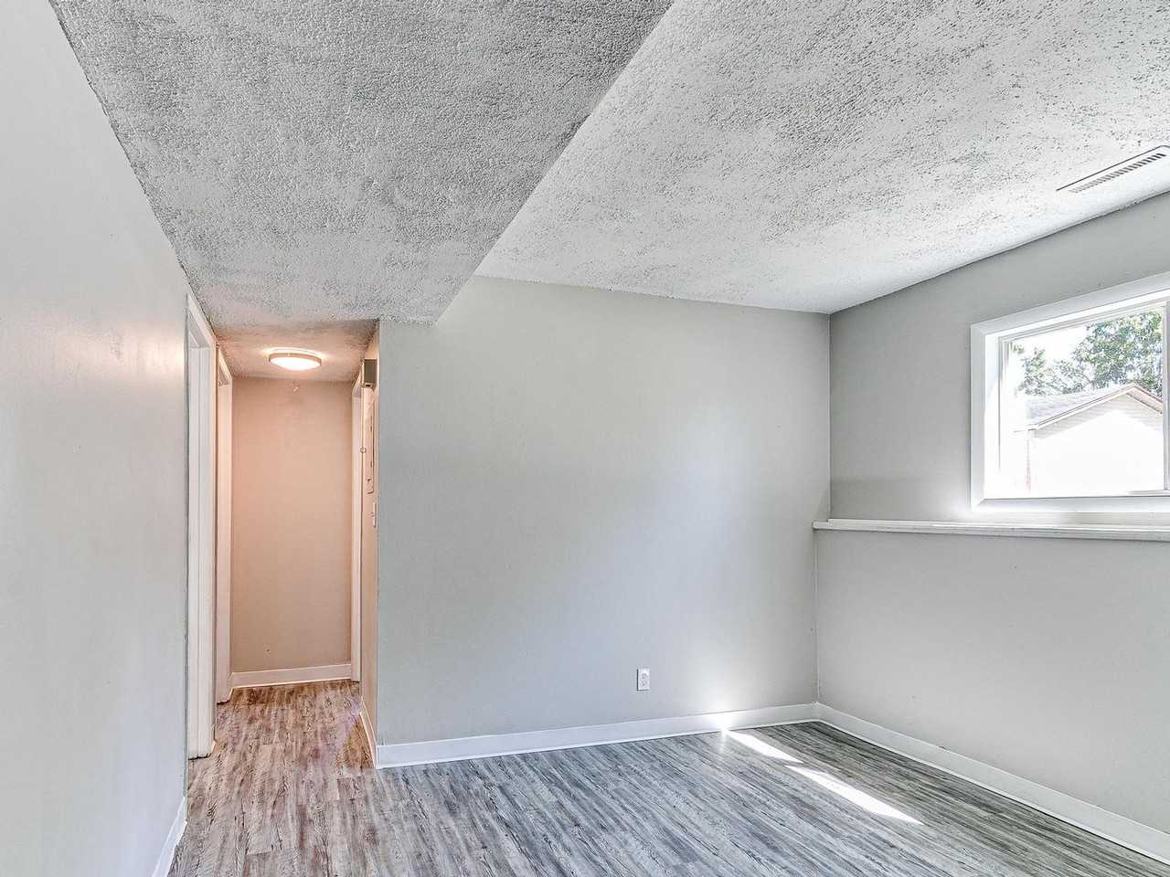 120 Shepard St - Photo 7 of 16