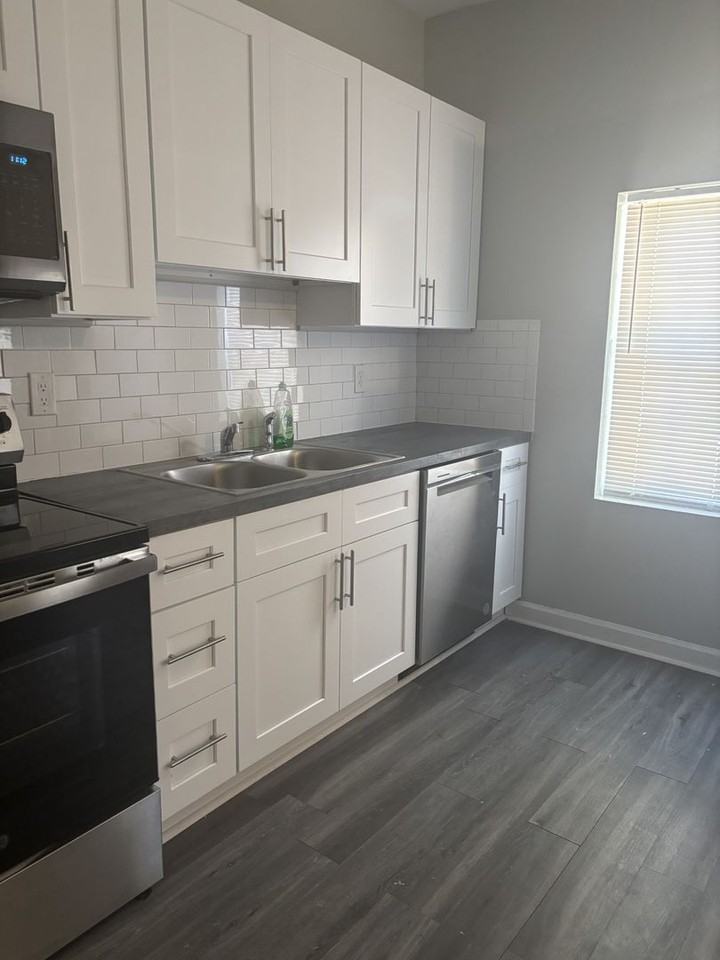 1737 S M L King Jr Blvd - Photo 4 of 12