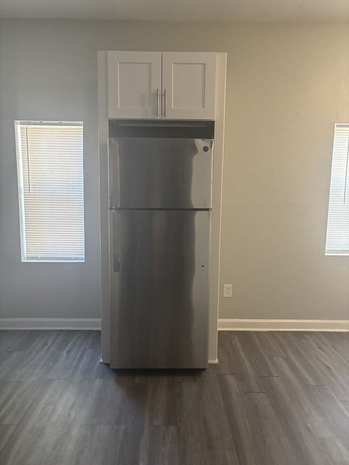 1737 S M L King Jr Blvd - Photo 5 of 12