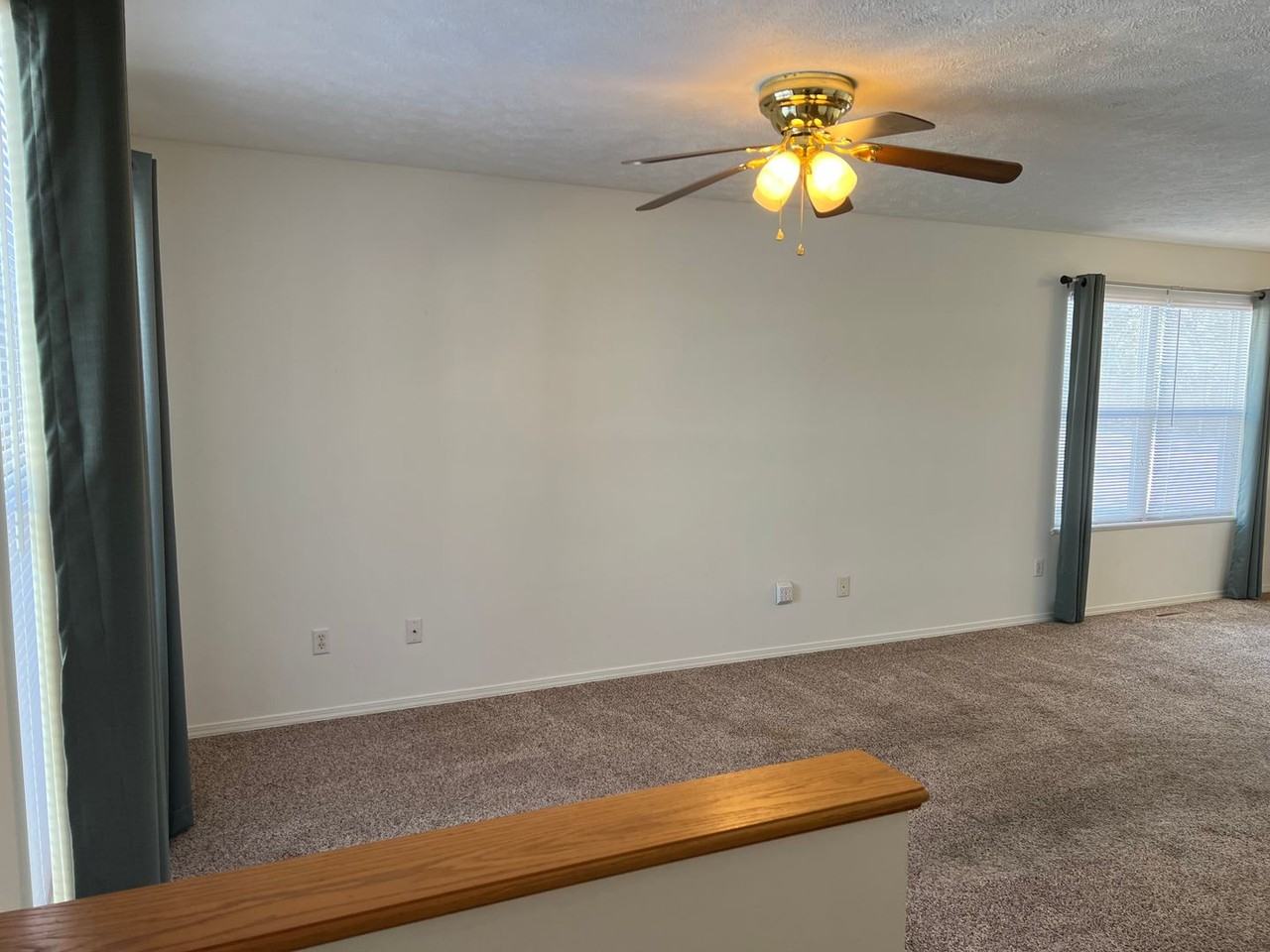 910 E Bain St - Photo 3 of 13