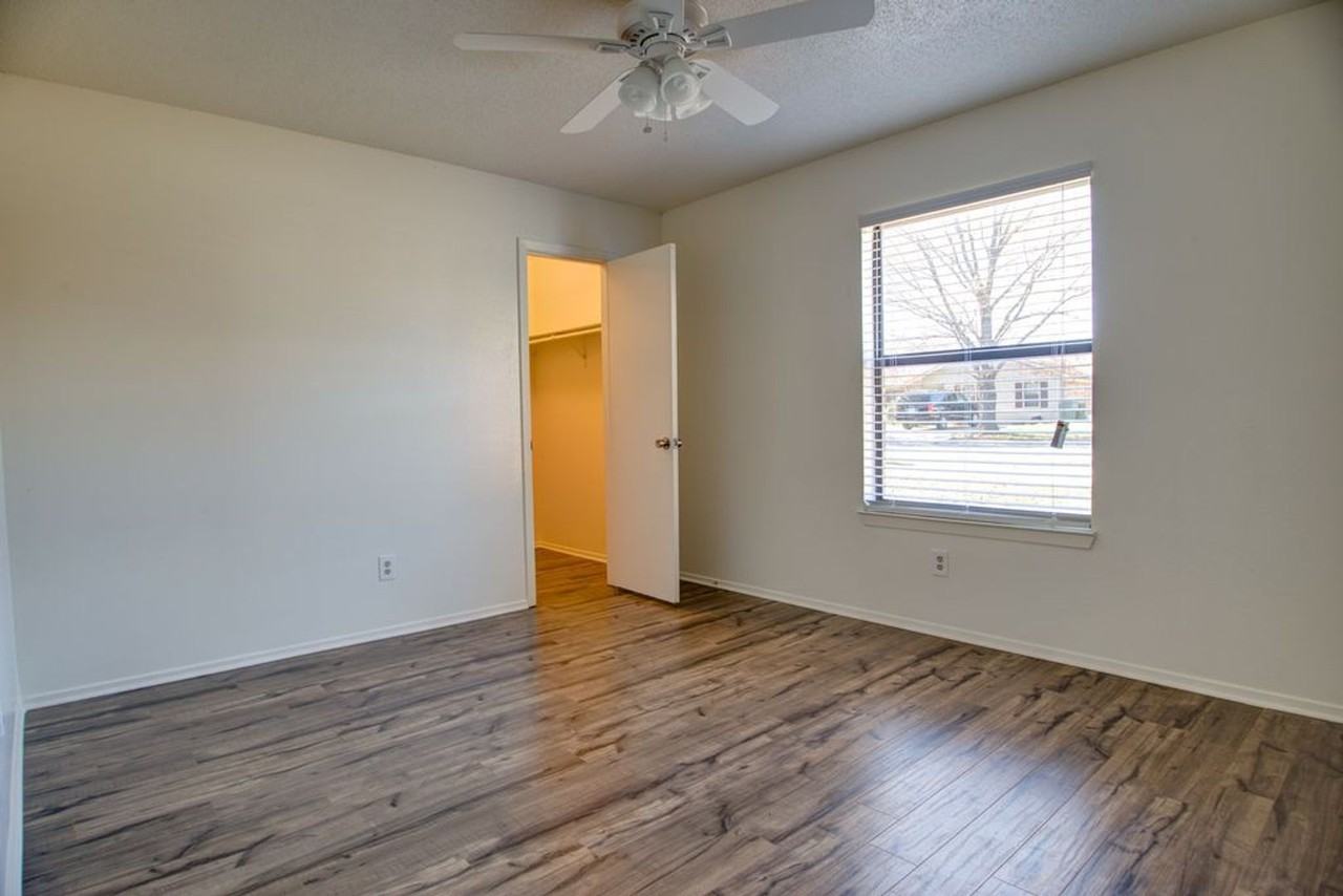 2602 Ridglea Ct - Photo 3 of 8