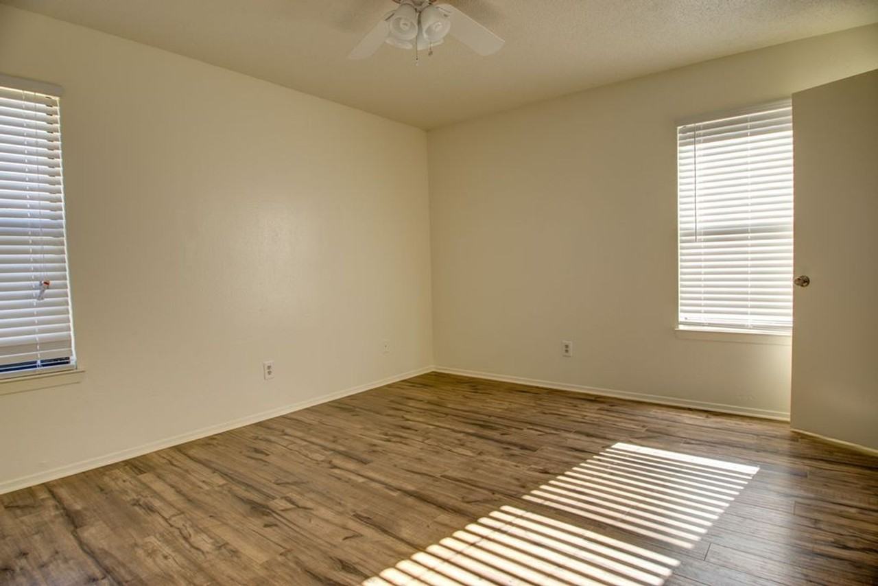 2602 Ridglea Ct - Photo 6 of 8