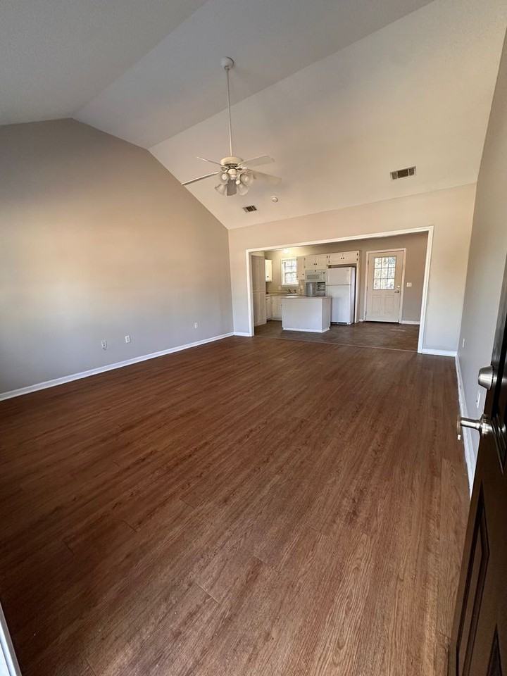 2006 Talons Lake Dr - Photo 4 of 33