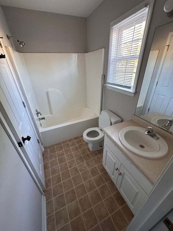 2006 Talons Lake Dr - Photo 7 of 33