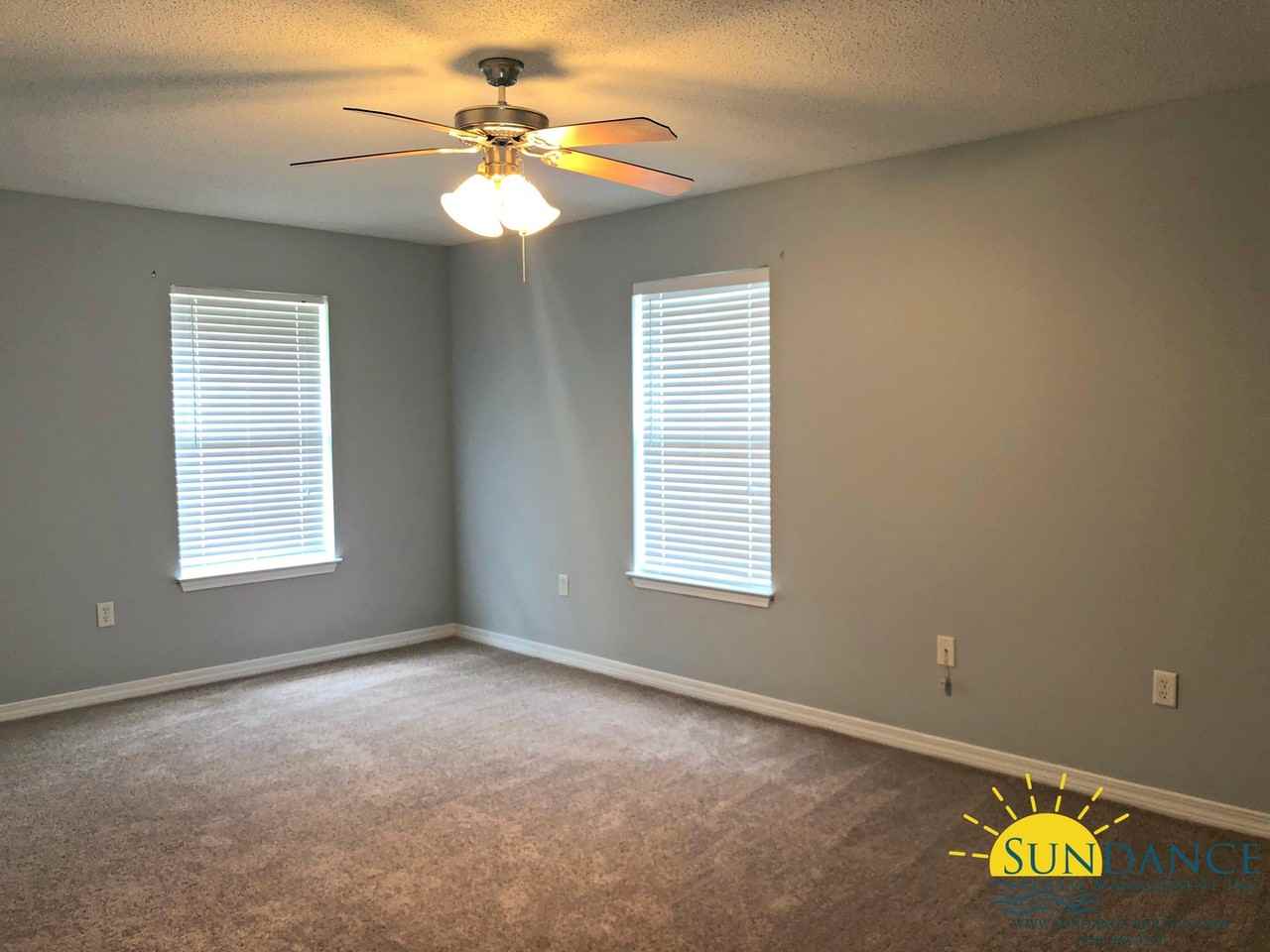 138 S Harborview Rd - Photo 5 of 13