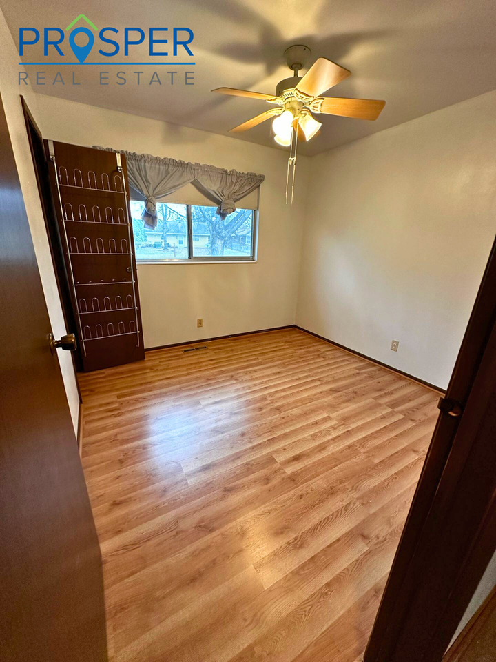 3364 Gerrard Ave - Photo 5 of 16