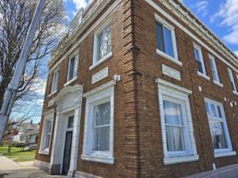 featured image of 1601 Kemble Ave