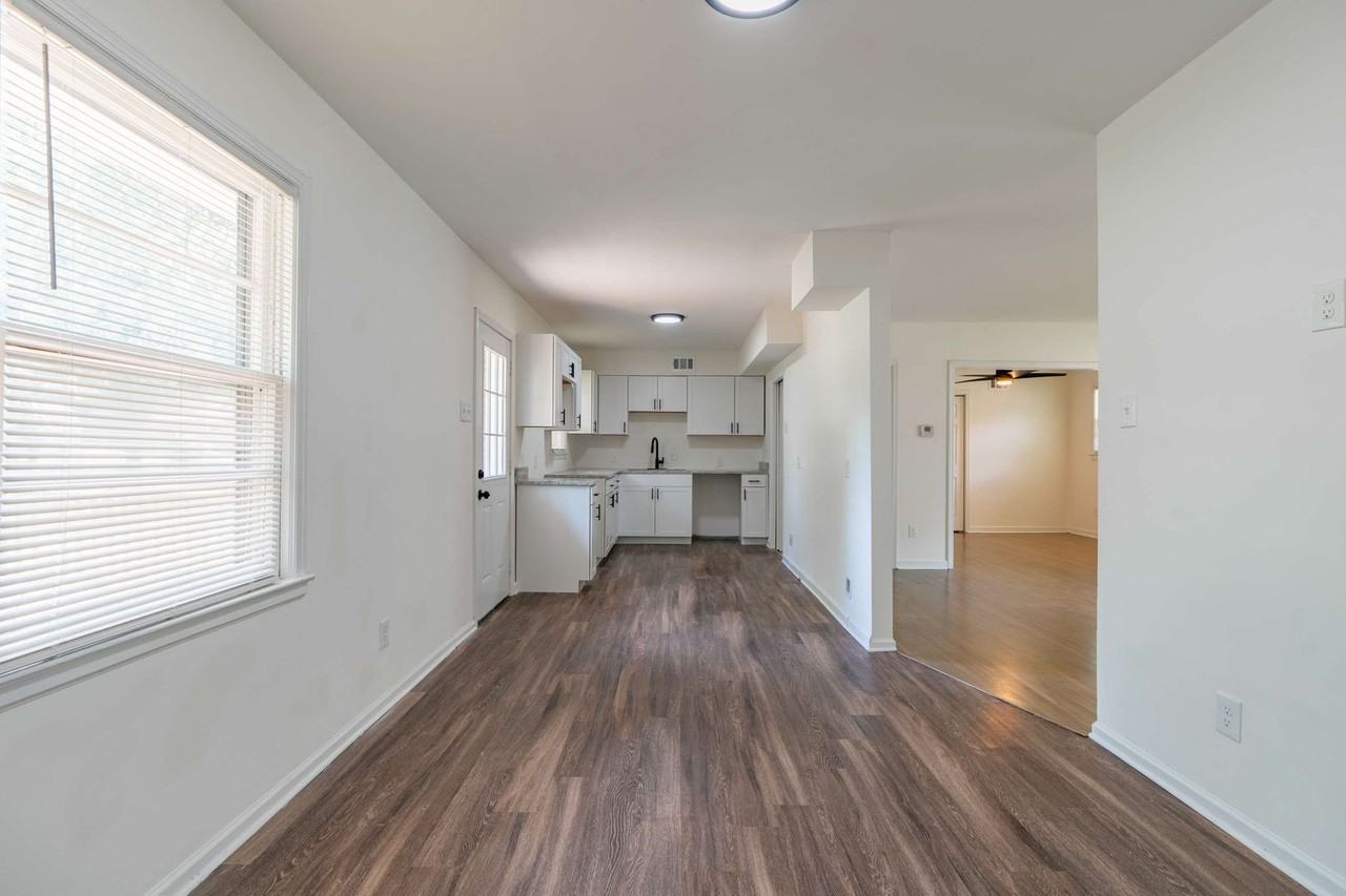 3920 Hermitage Dr - Photo 6 of 16