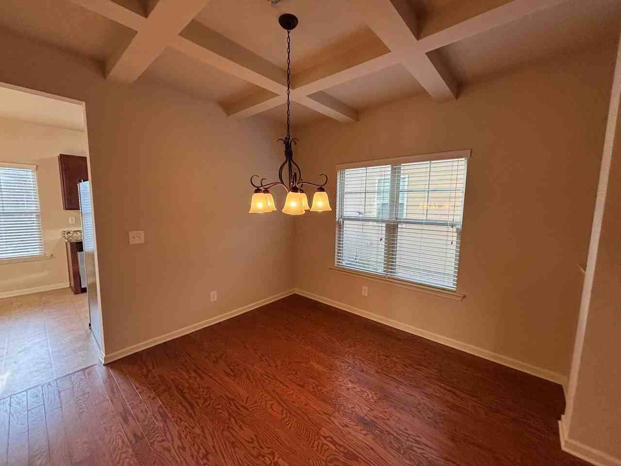 1322 Ingersoll Dr - Photo 4 of 35