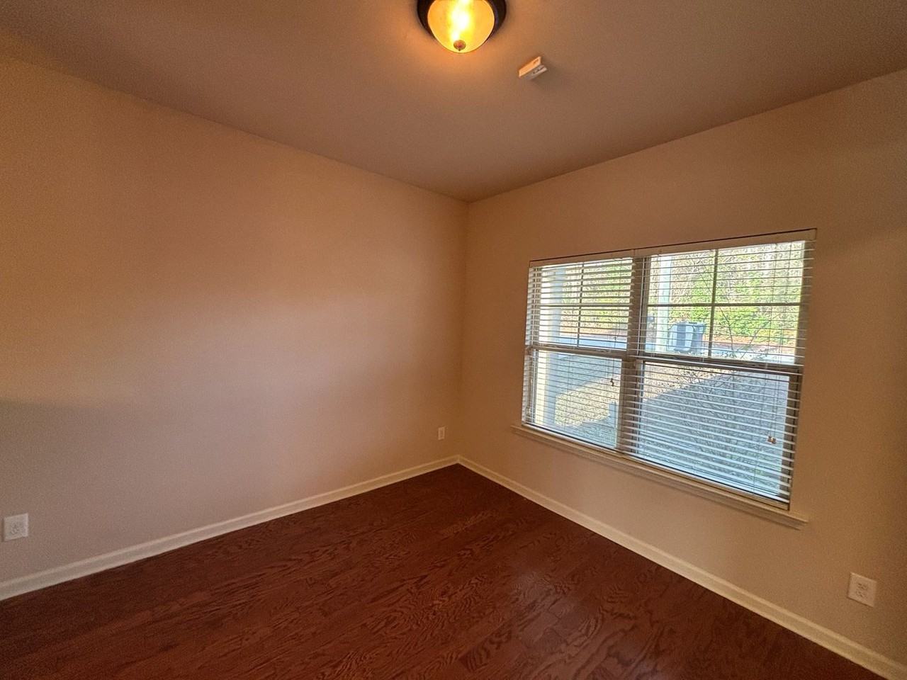 1322 Ingersoll Dr - Photo 6 of 35