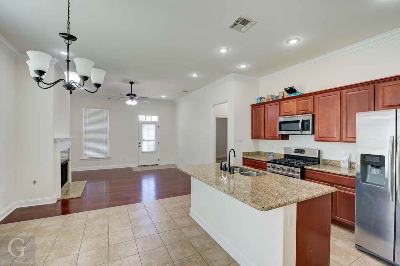 1005 S Crescent Cv - Photo 5 of 24