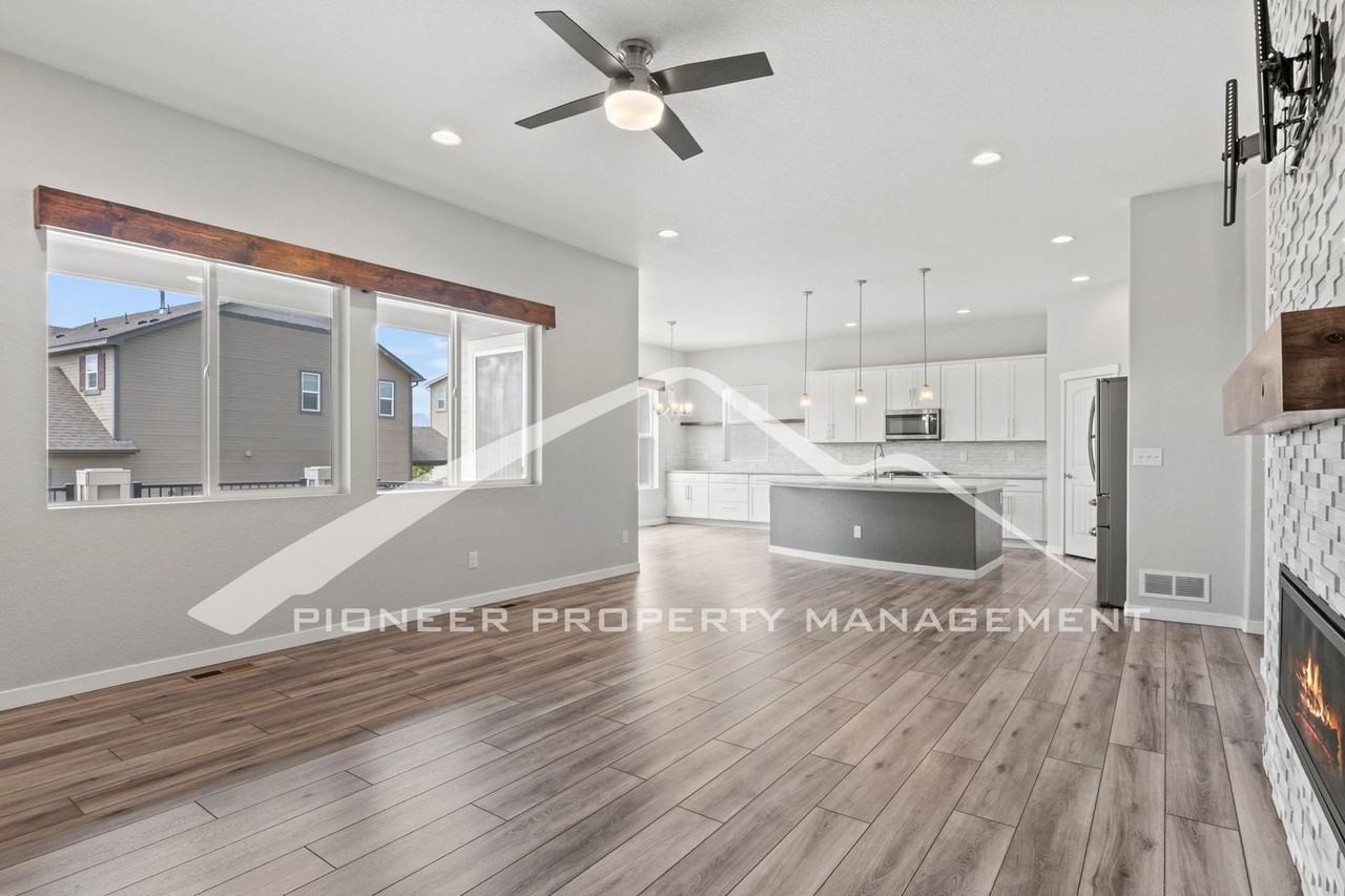 5575 Tonbridge Pl - Photo 3 of 24