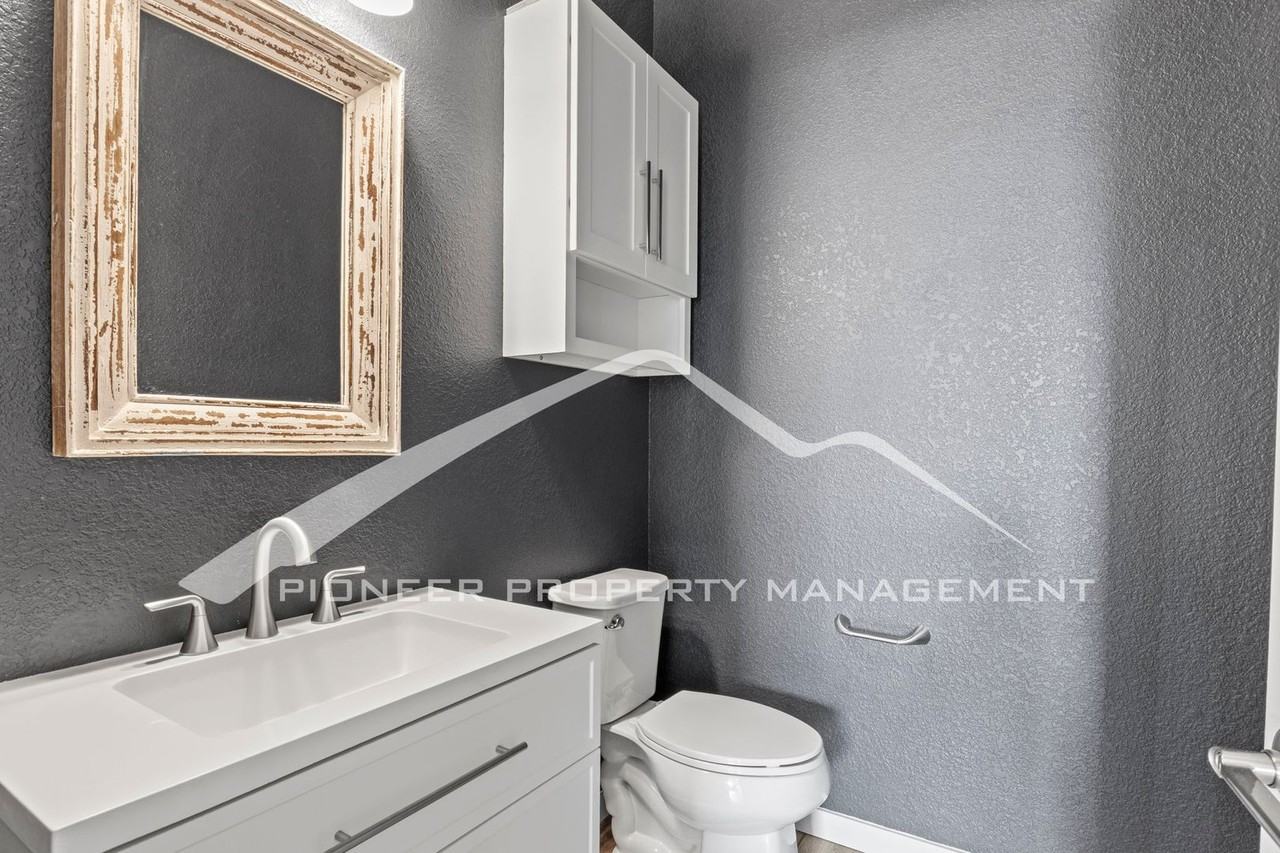 5575 Tonbridge Pl - Photo 7 of 24