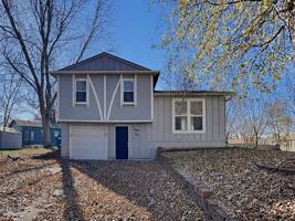 featured image of 923 Ne Westwind Cir