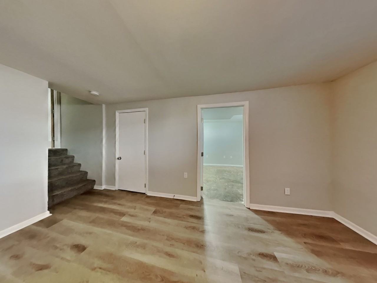 923 Ne Westwind Cir - Photo 5 of 17