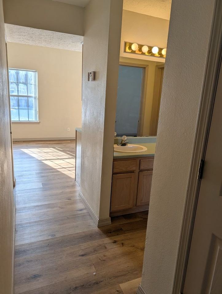 540 Abby Ln #8 - Photo 7 of 15