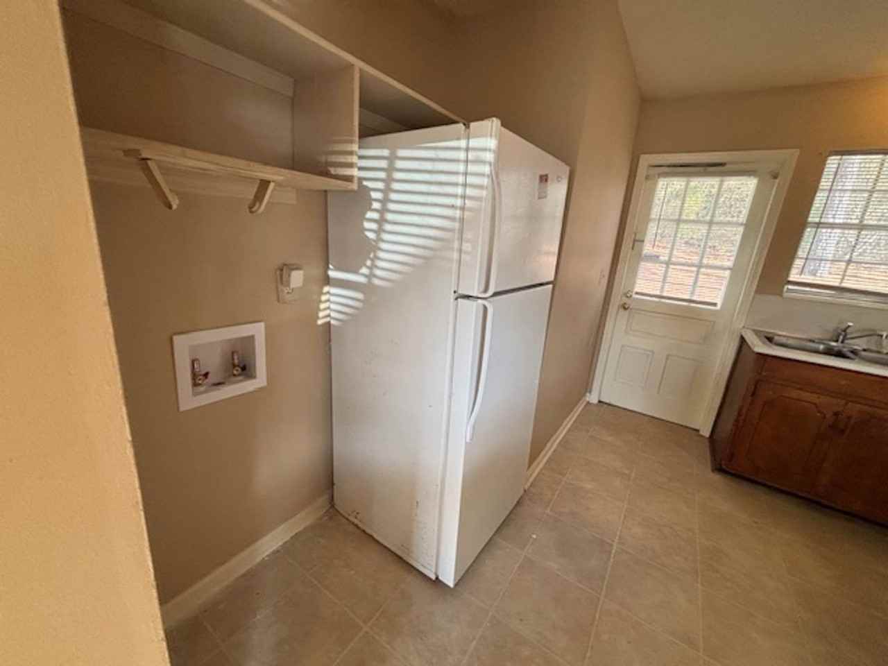 1313 Kings Mountain Rd - Photo 6 of 13