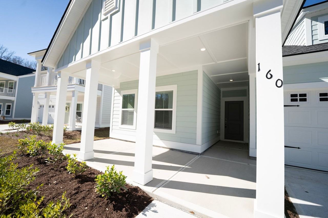 160 Weyview Gdns - Photo 5 of 38