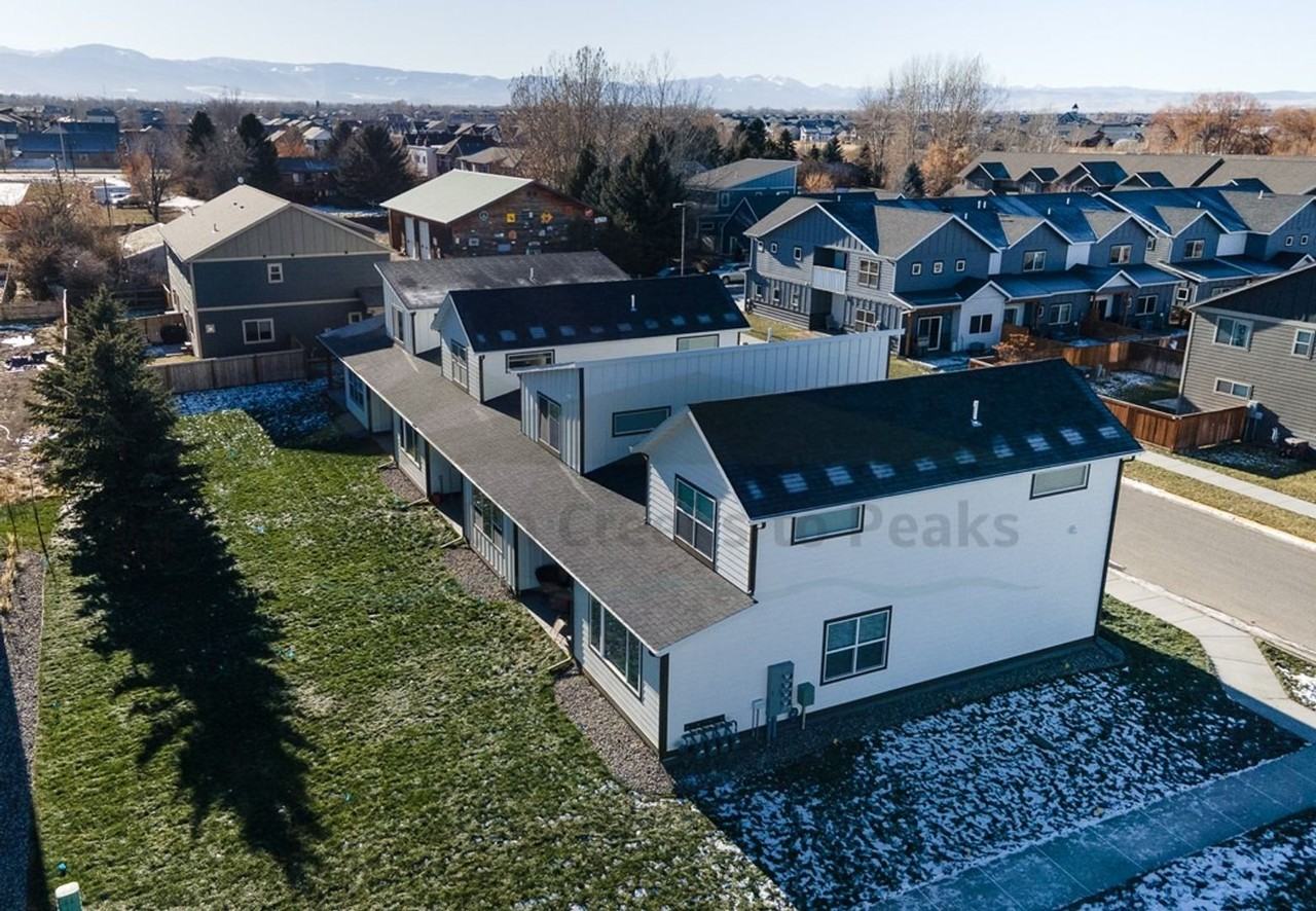 2282 Renee Way - Photo 2 of 12