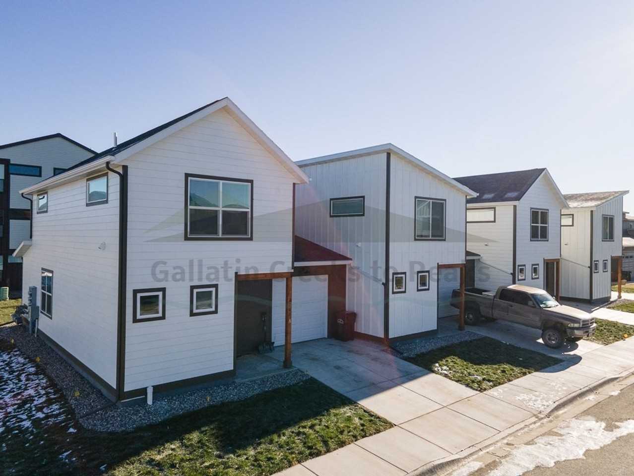 2282 Renee Way - Photo 6 of 33