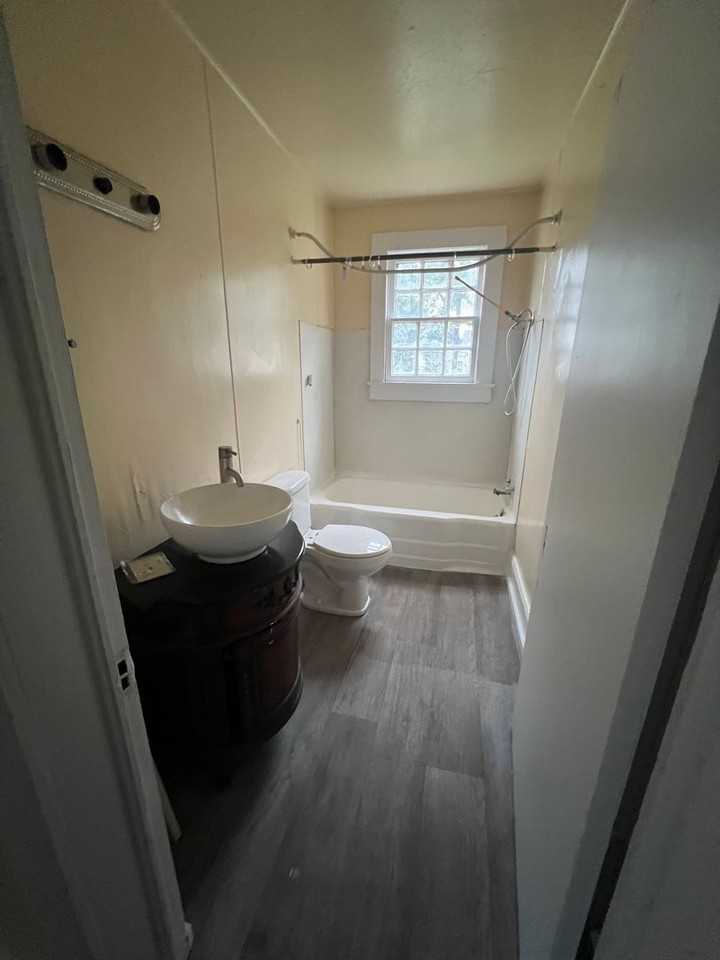 405 Rice Ln - Photo 3 of 14