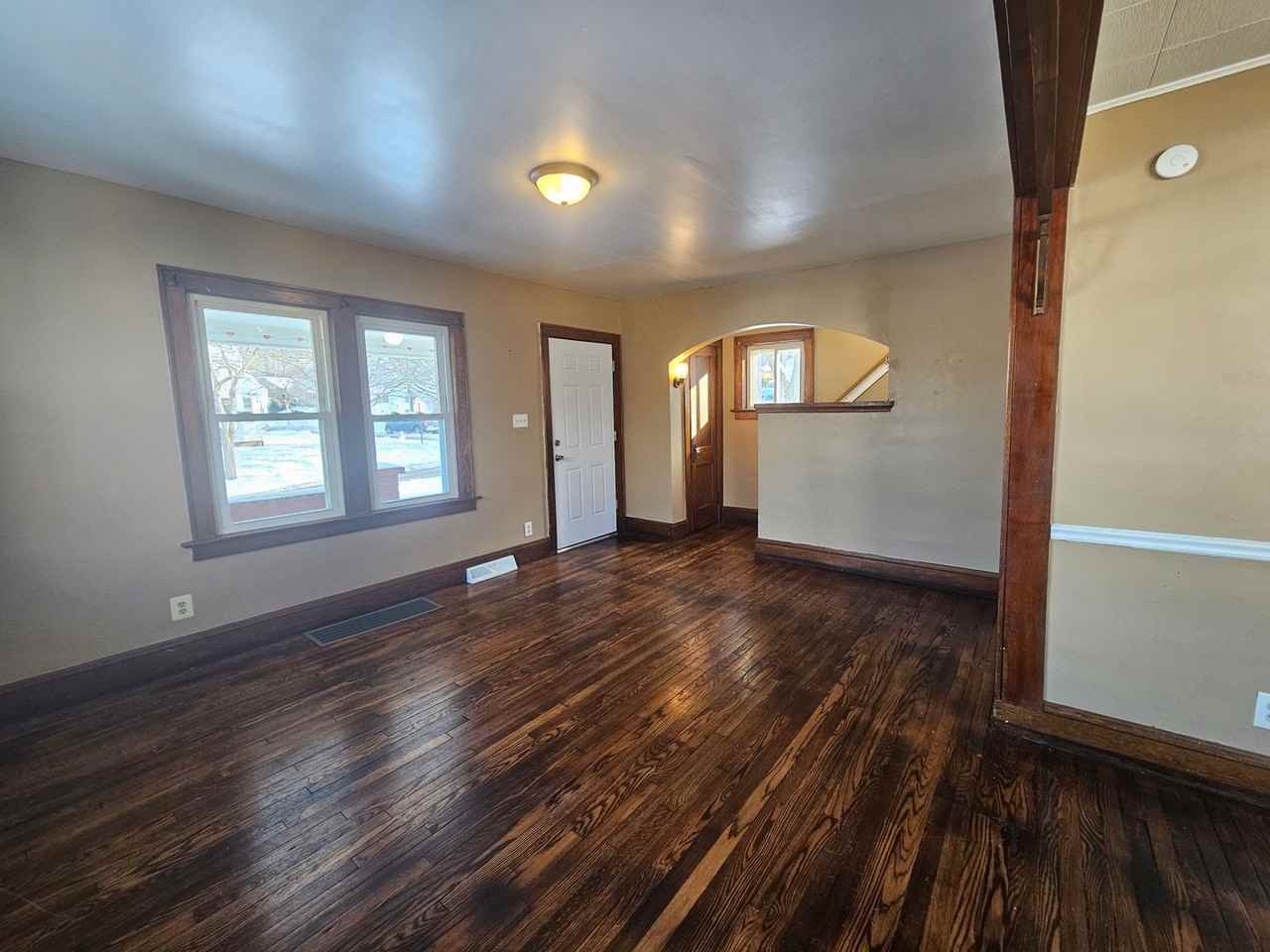 744 Silvercrest Ave - Photo 7 of 16