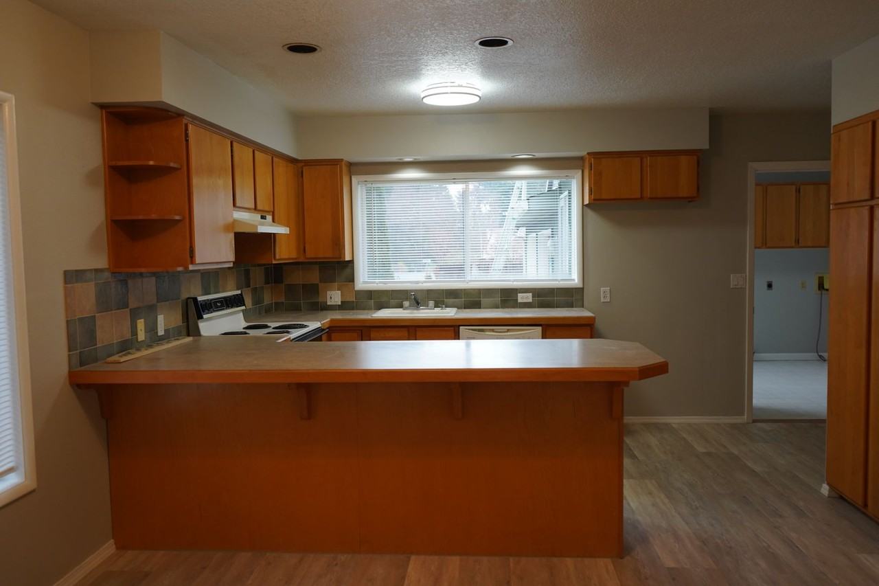 9104 Ne 34th Ave - Photo 5 of 12