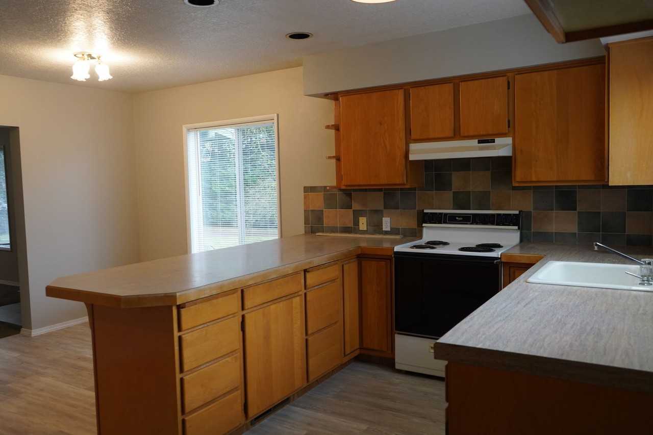 9104 Ne 34th Ave - Photo 6 of 12