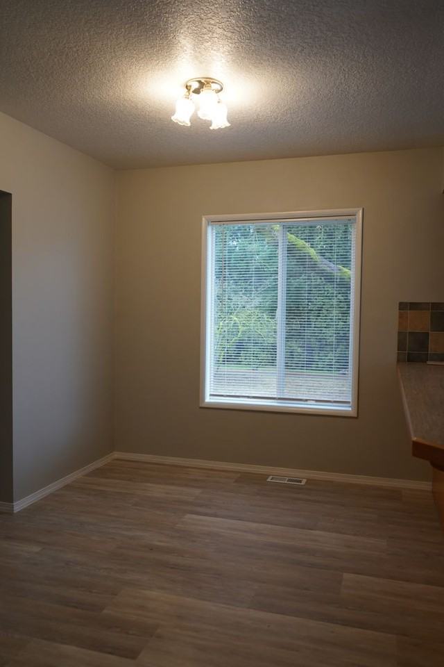 9104 Ne 34th Ave - Photo 7 of 12