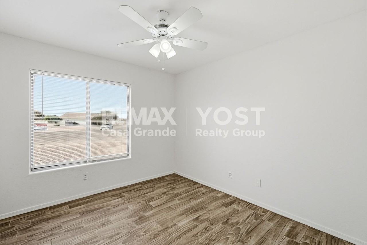11058 W Carmelita Cir - Photo 6 of 14