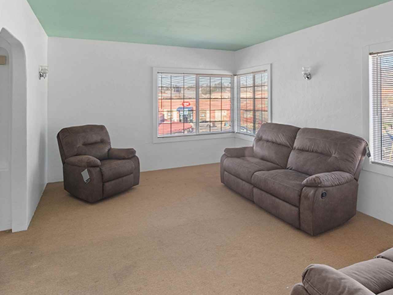 2466 Seminary Ave - Photo 3 of 21