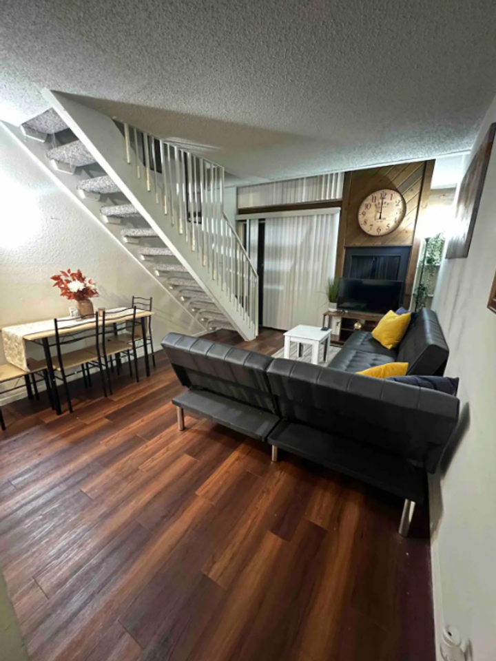 701 W. 25th St - Photo 3 of 10