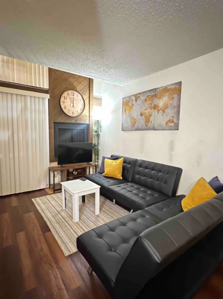 701 W. 25th St - Photo 5 of 10