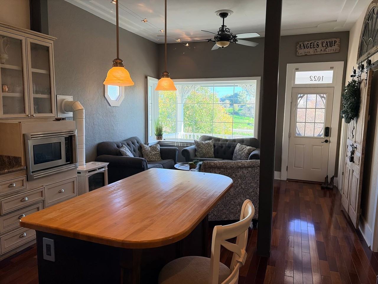 1022 Bush St - Photo 4 of 24