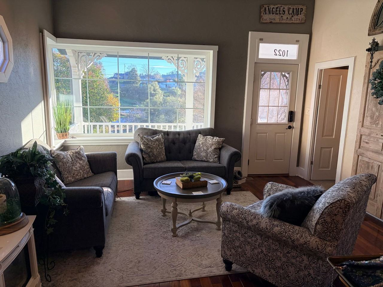 1022 Bush St - Photo 5 of 24