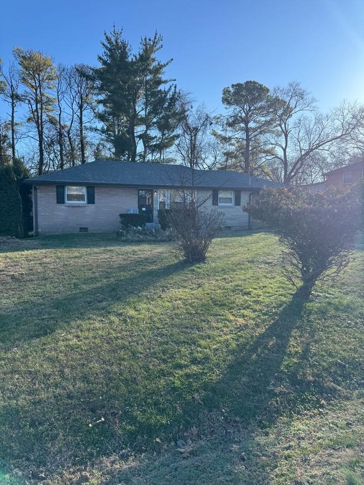 1908 Berkshire Dr - Photo 4 of 27