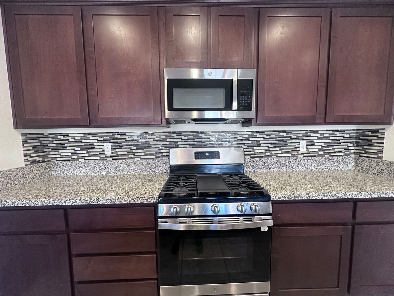 2234 S Oakhurst Ct - Photo 5 of 15