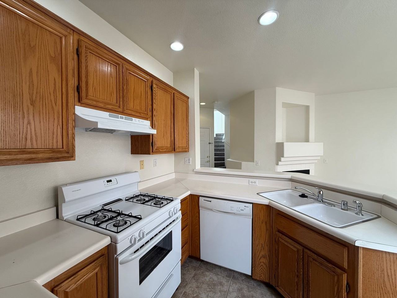 10825 Caminito Arcada - Photo 4 of 18