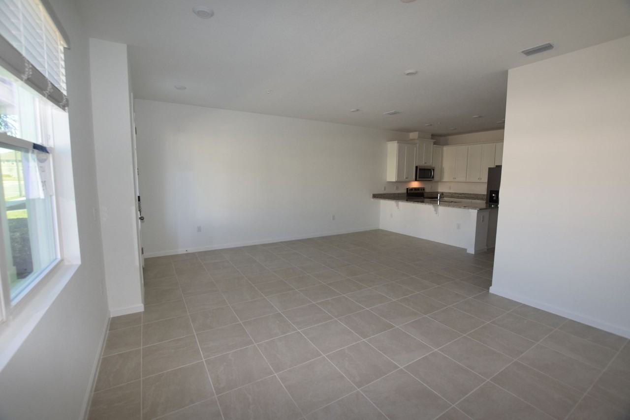 3232 Gardenia Reserve St - Photo 7 of 39